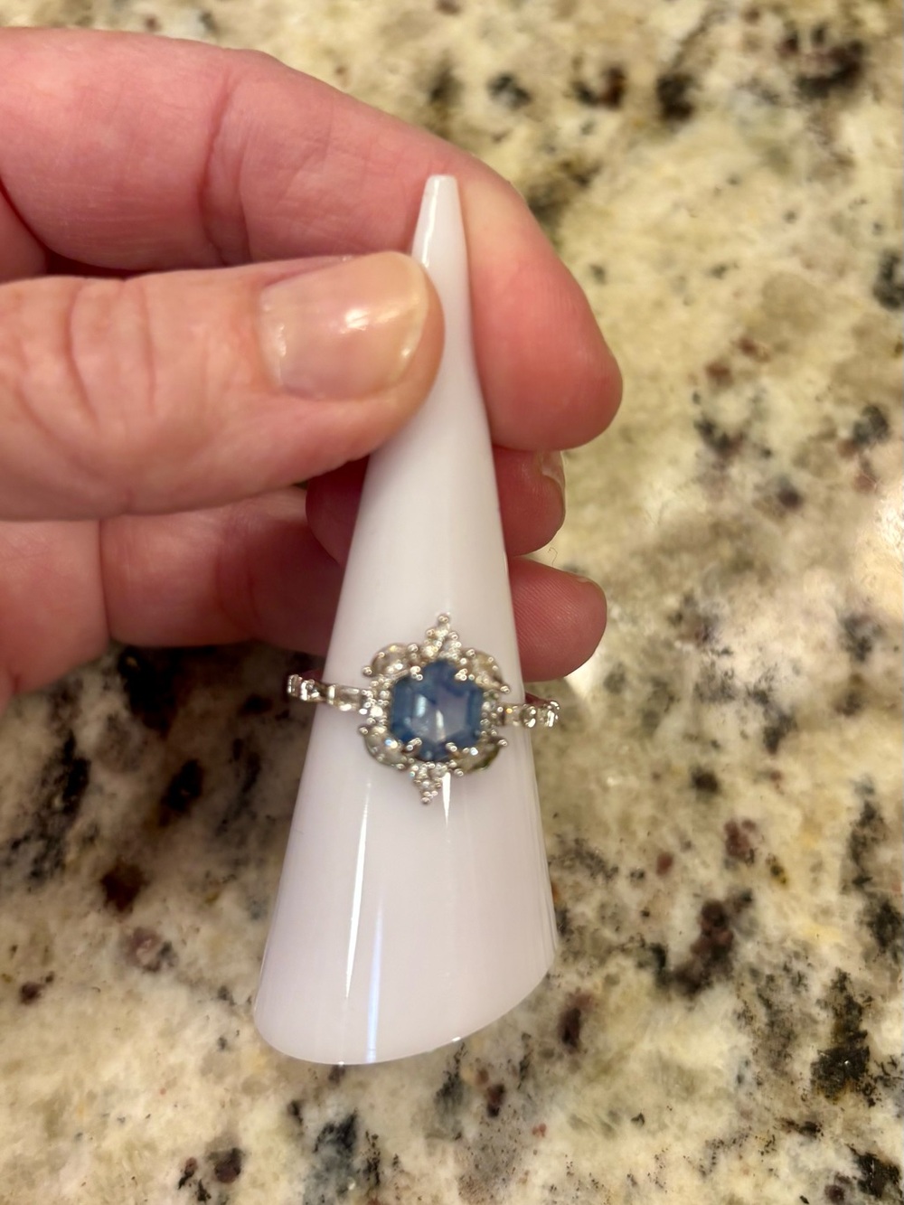Silver SIZE 7 Blue Halo Gemstone Ring- Never Worn! BP